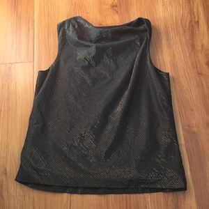 Gap twist neck top